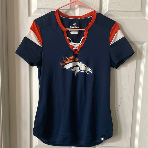 Denver broncos fanatics women’s football top, size medium - Picture 1 of 8